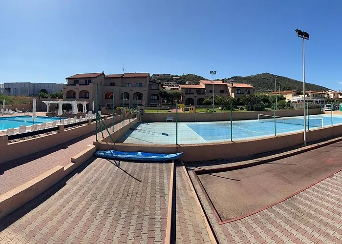 Elena * קאסטלסארדו